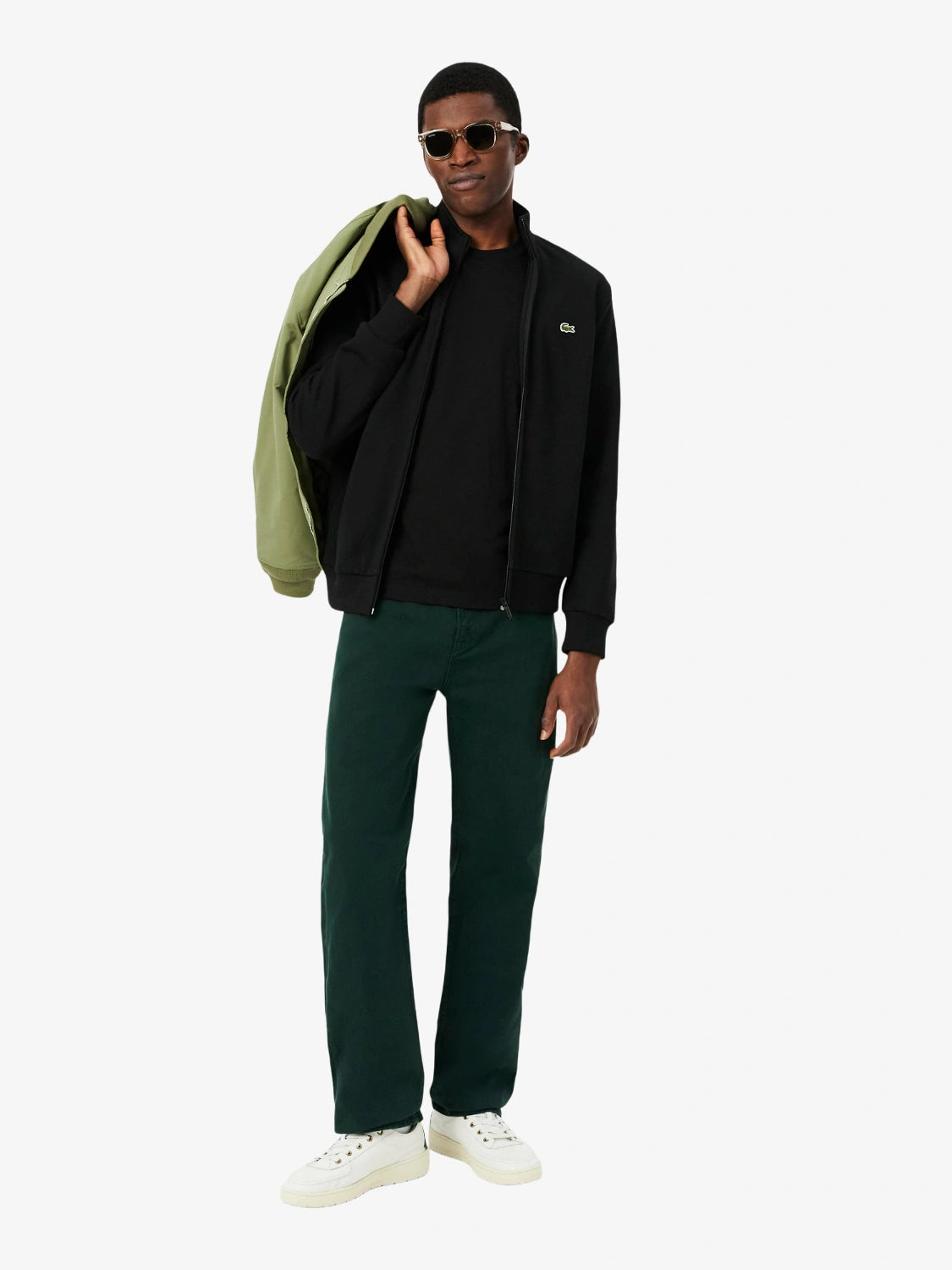gilet-zippe-lacoste-noir-porte-sh8870-00-31