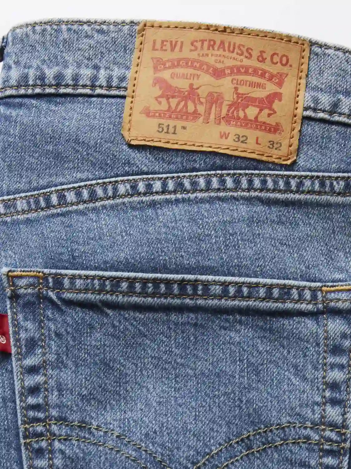 jean-levis-511-045115856-zoom
