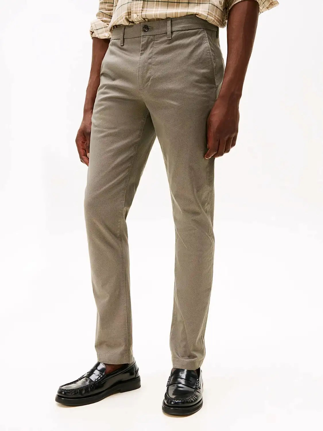 pantalon-chino-tommy-hilfiger-gris-homme-zoom