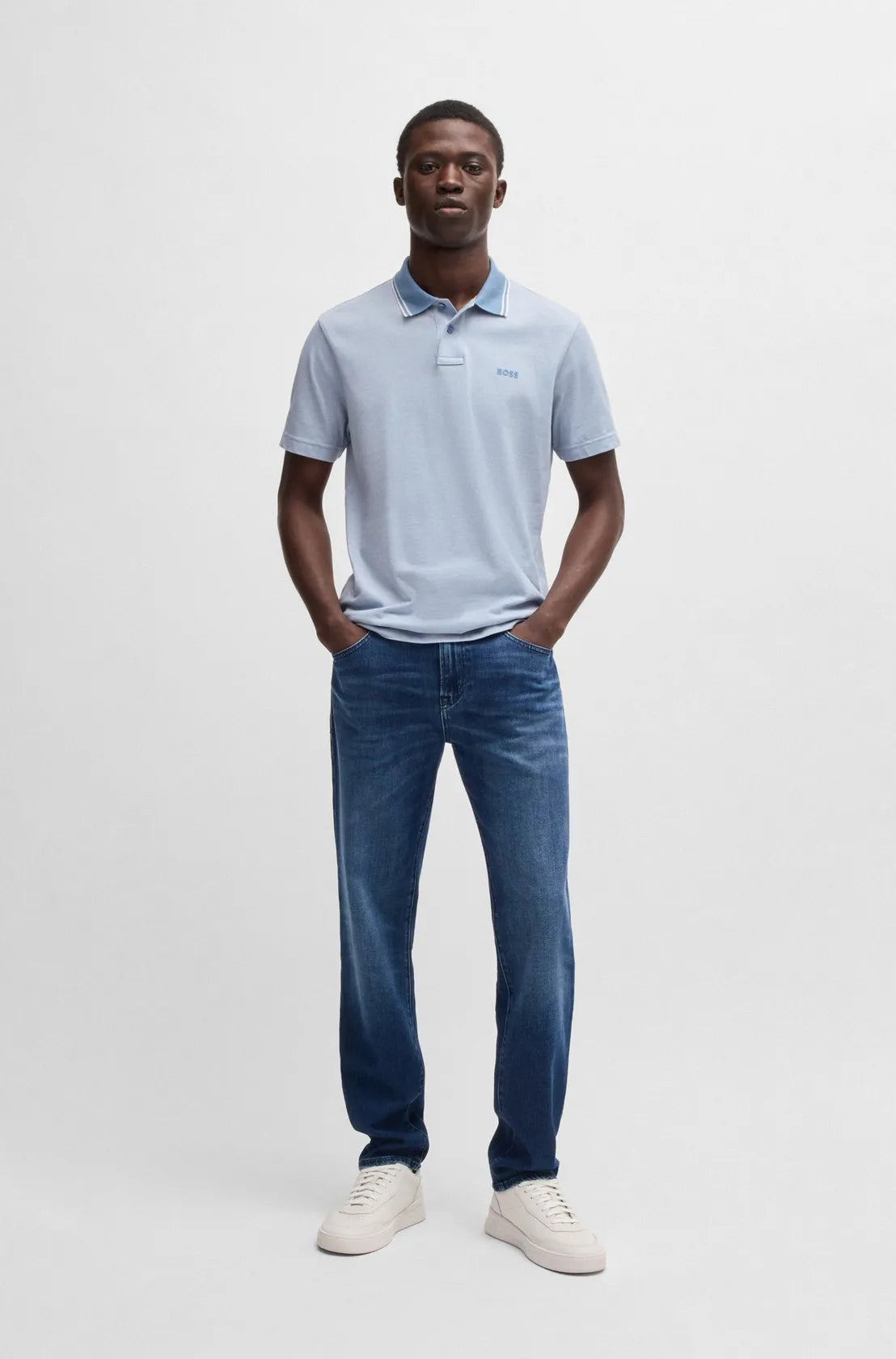 polo-boss-homme-bleu-porte