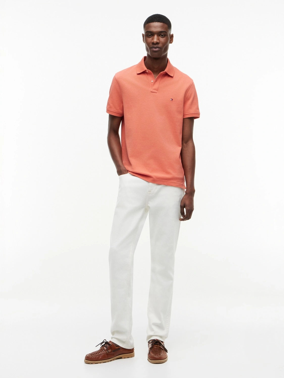 polo-tommy-hilfiger-orange-homme-MW0MW17770S0M-porte