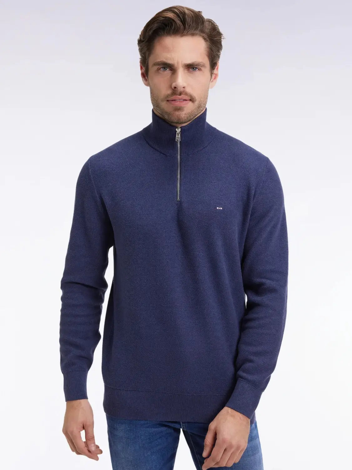 pull-camionneur-eden-park-marine-face-zoom