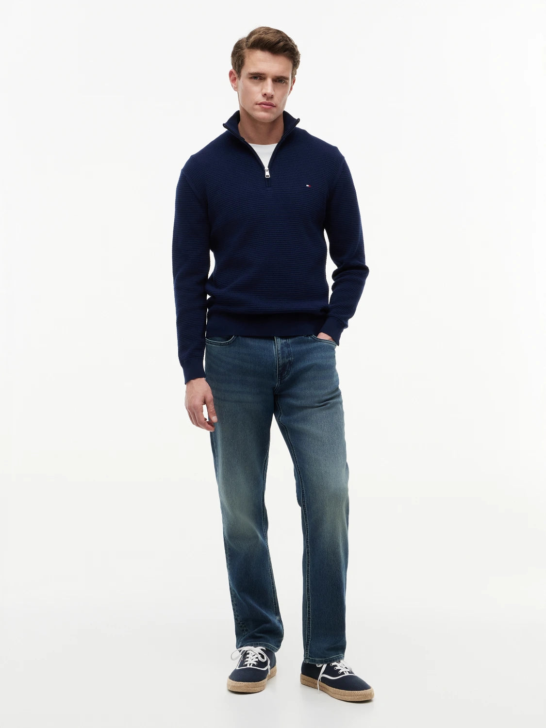 pull-camionneur-tommy-hilfiger-marine-MW0MW42916DCC-porte