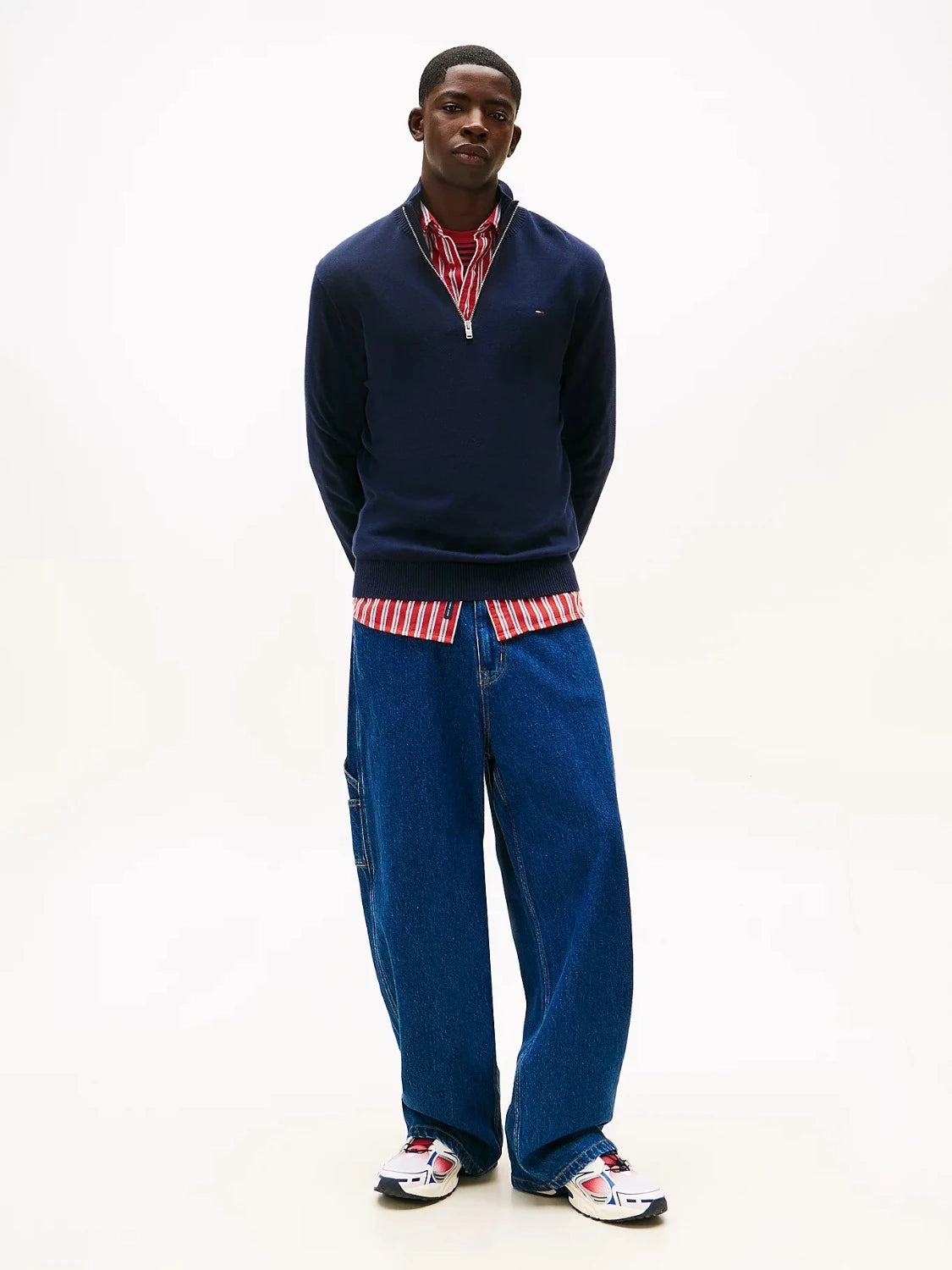 pull-camionneur-tommy-jeans-homme-marine-porte