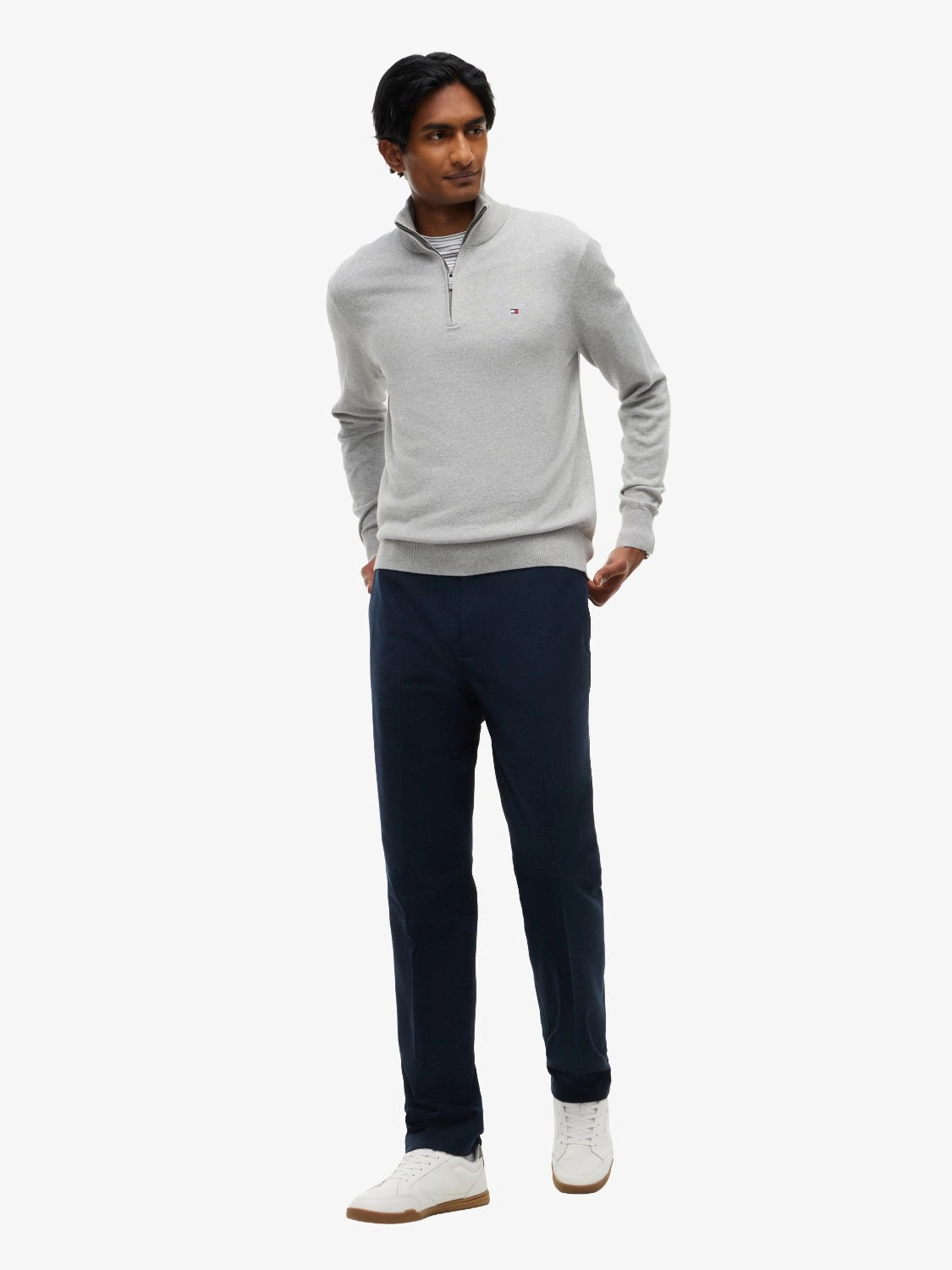 pull-camionneur-tommy-nhilfiger-gris-homme-MW0MW28049P01-porte