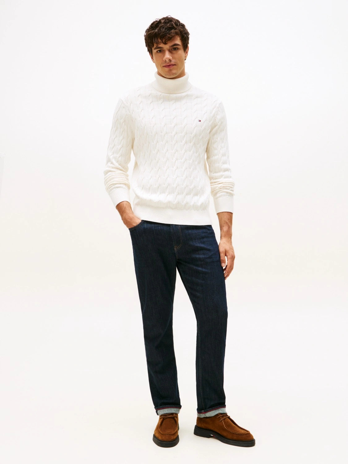 pull-col-roule-tommy-hilfiger-homme-beige-porte