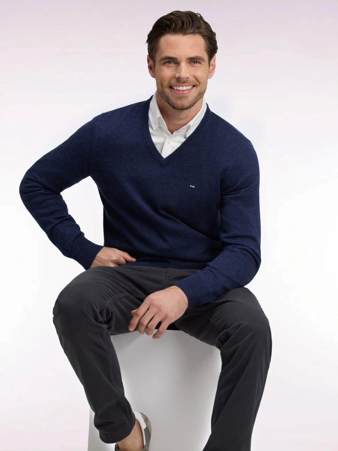pull-col-v-eden-park-homme-marine-H26MAIPU0003BLF21-porte