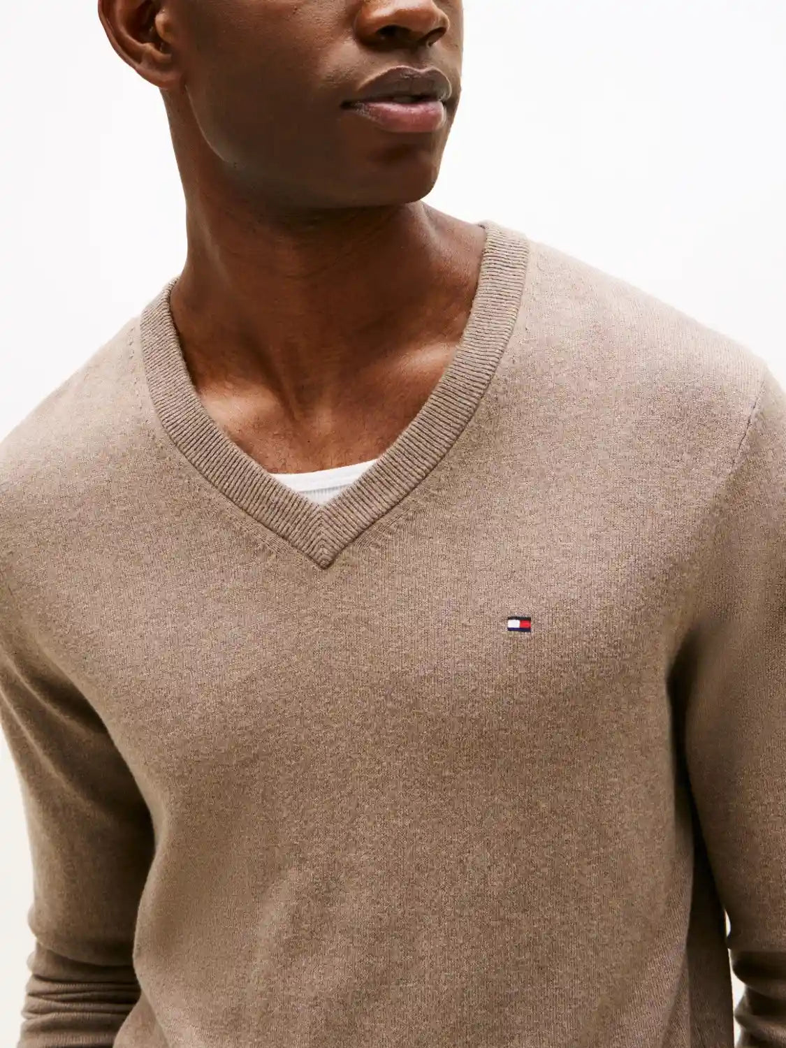 pull-col-v-tommy-hilfiger-homme-beige-zoom
