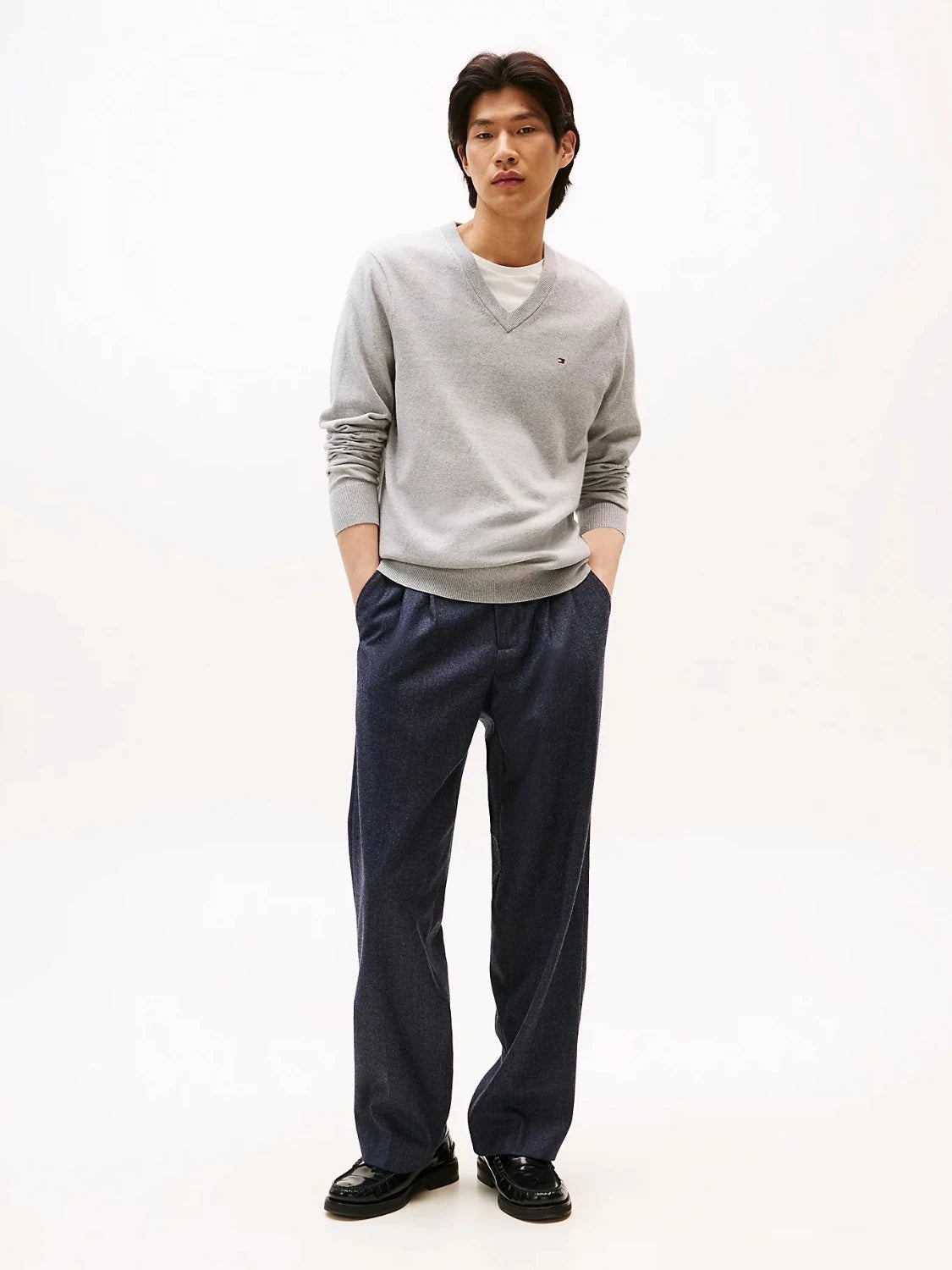 pull-tommy-hilfiger-gris-cachemire-homme-porte