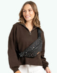 sac-banane-cabaia-louisville-marron-porte-face