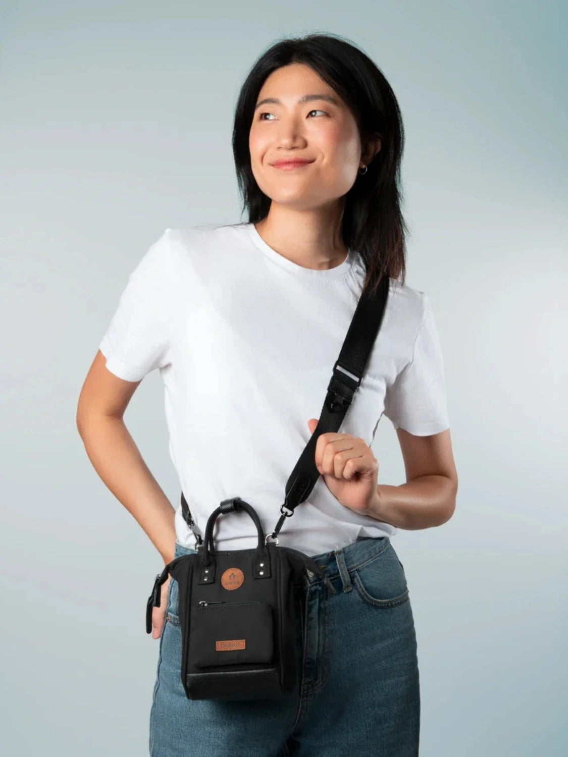 sac-nano-cabaia-noir-berlin-porte