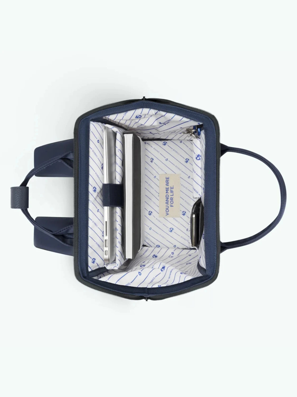 sacados-cabaia-medium-nara-adventurer-ouvert