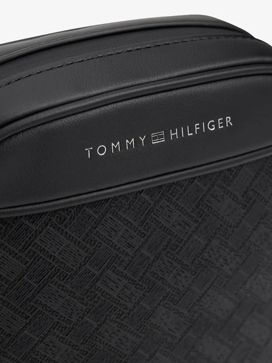 sacoche-tommy-hilfiger-noire-homme-AM0AM14844BDS-logo
