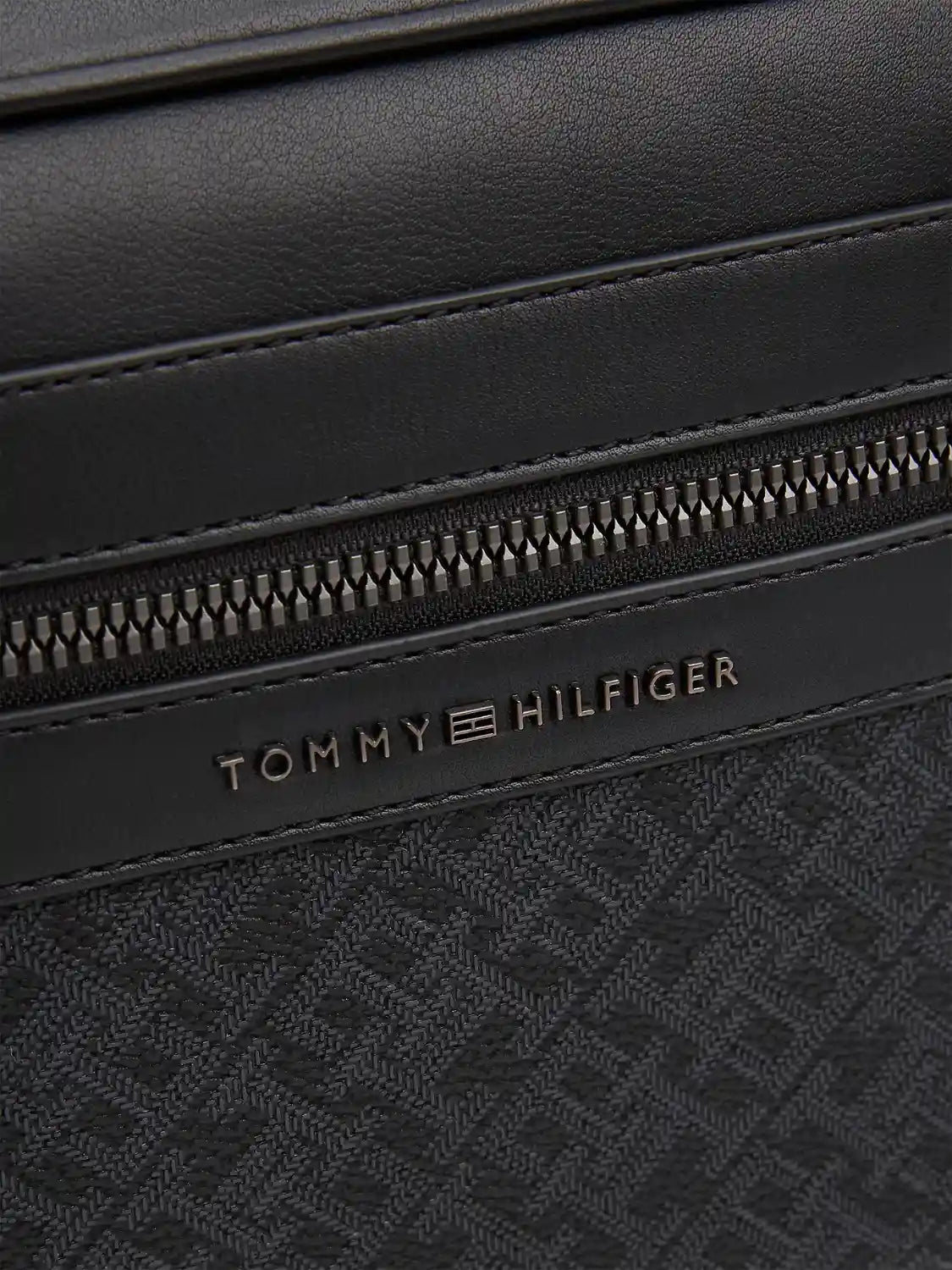 sacoche-tommy-hilfiger-noire-homme-zoom