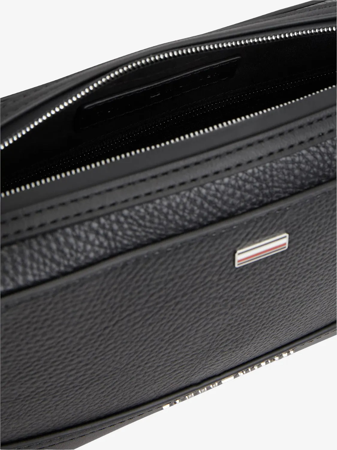sacoche-tommy-hilfiger-noire-zoom