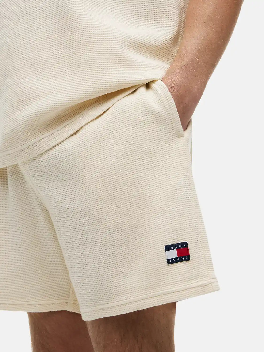 short-tommy-jeans-blanc-zoom