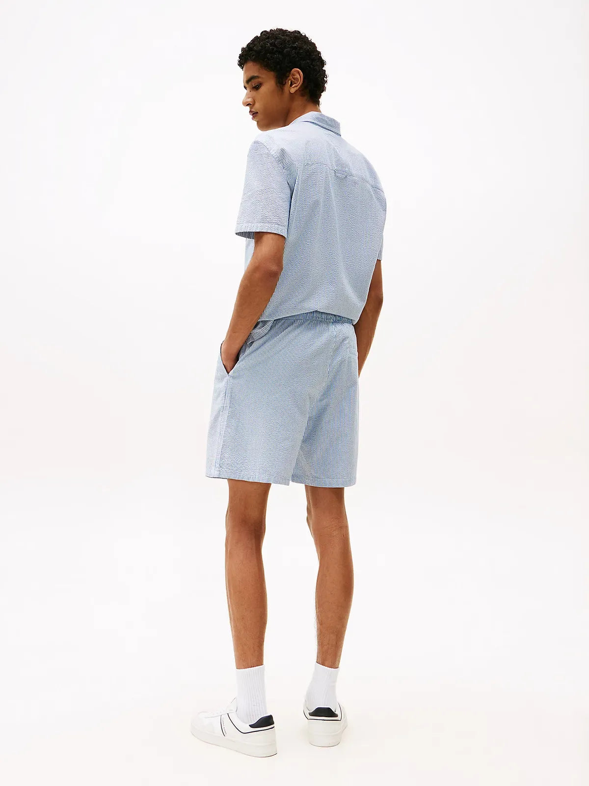 short-tommy-jeans-homme-bleu-dos