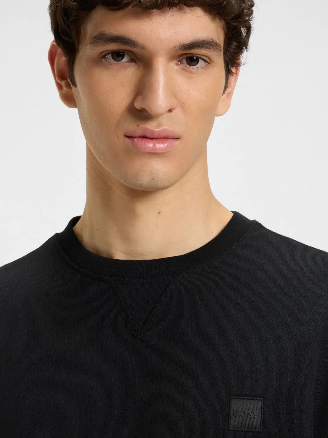 sweat-boss-noir-homme-face-zoom
