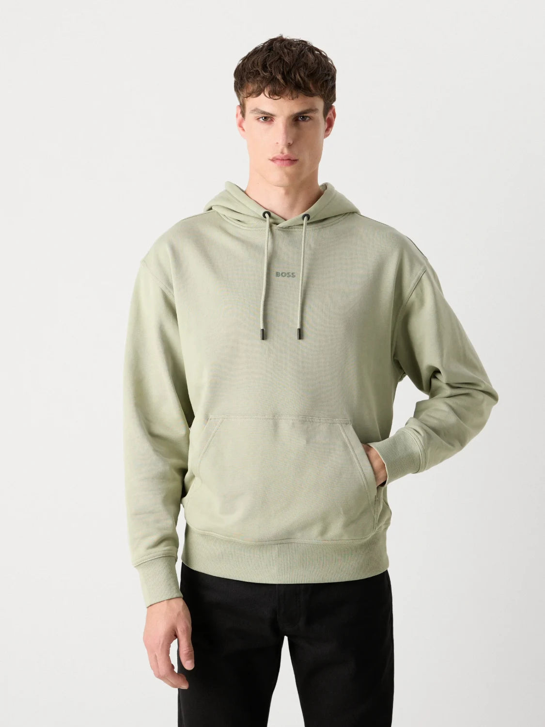 sweat-capuche-boss-vert-homme-face-porte