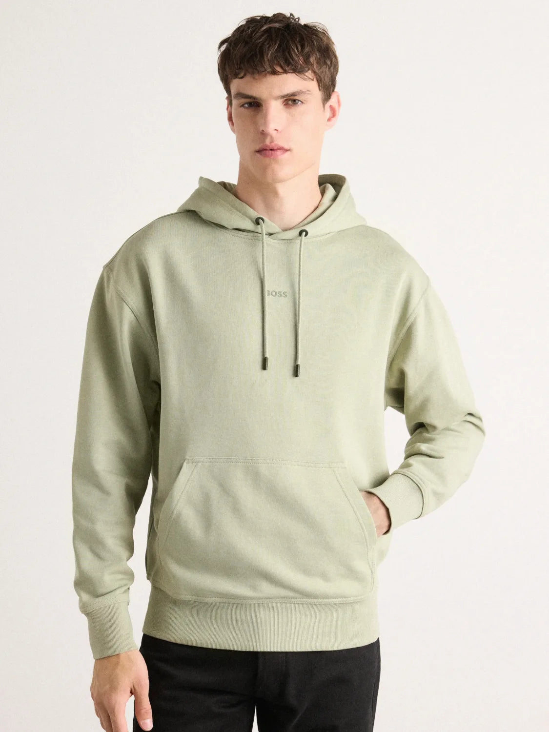 sweat-capuche-boss-vert-homme-face