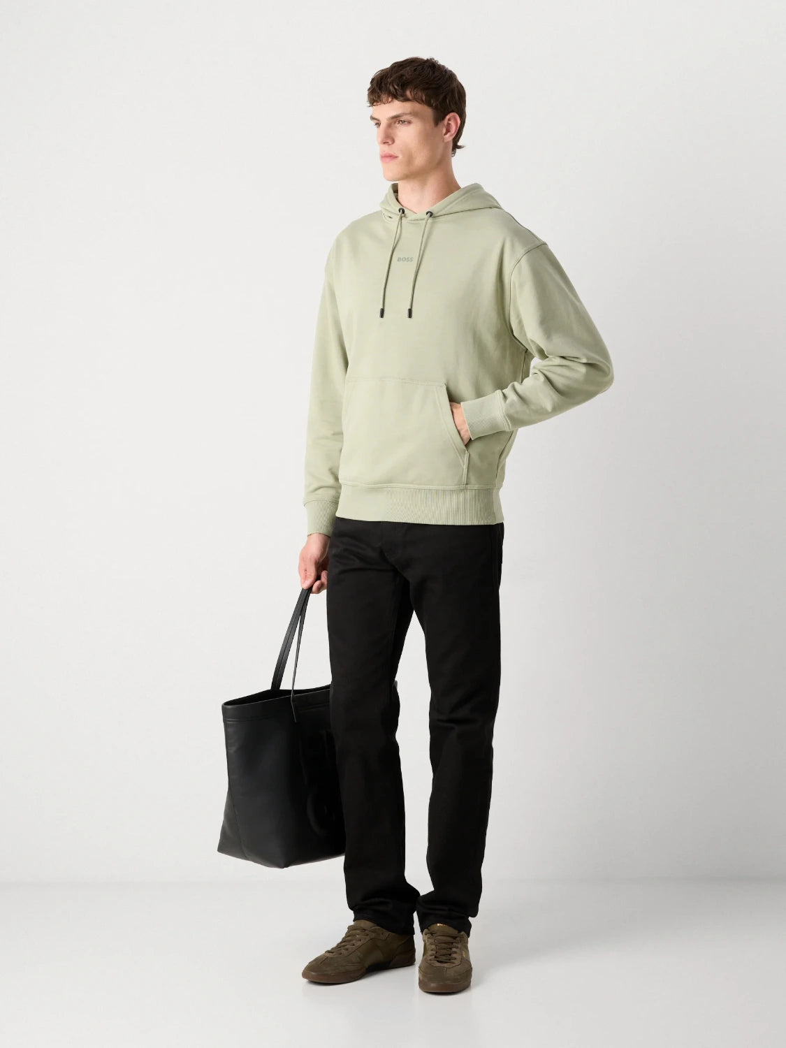 sweat-capuche-boss-vert-homme-profil