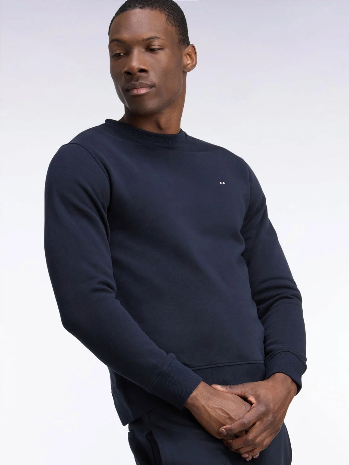 sweat-eden-park-marine-homme-H26MAISW0007BLF-face-zoom