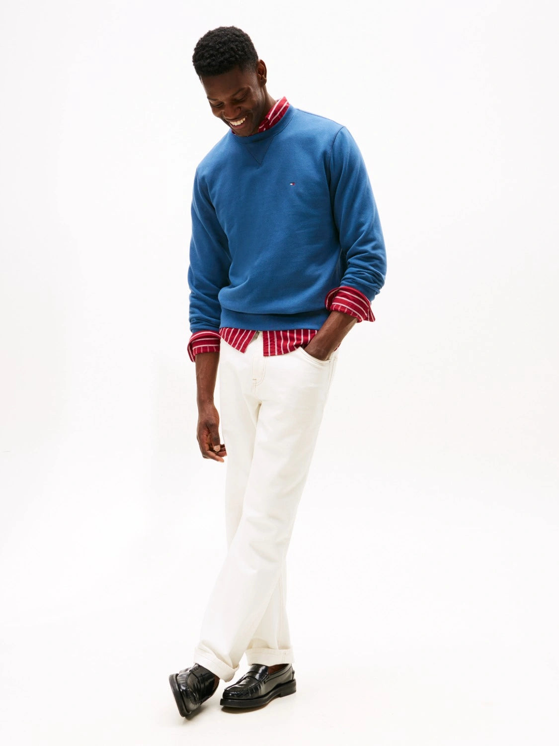 sweat-tommy-hilfiger-bleu-homme-porte