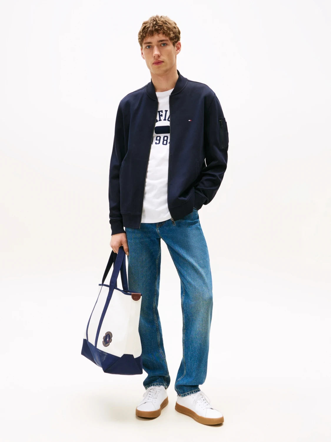 sweat-tommy-hilfiger-marine-homme-porte