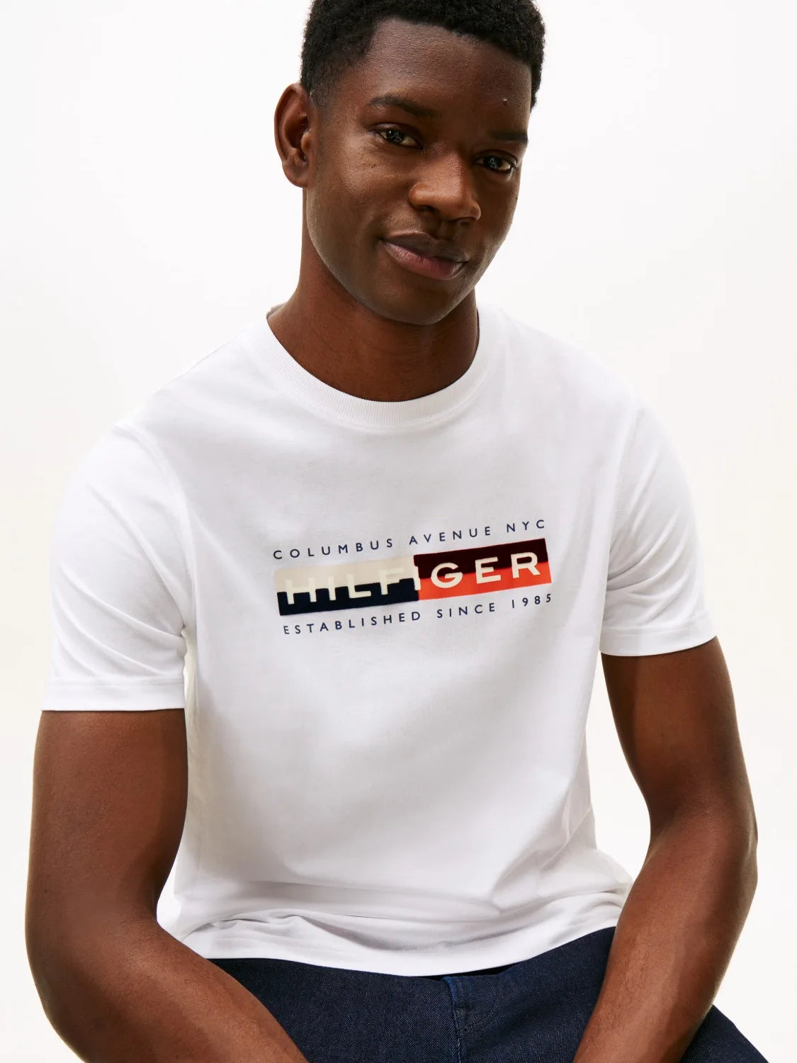 t-shirt-tommy-hilfiger-blanc-homme-zoom