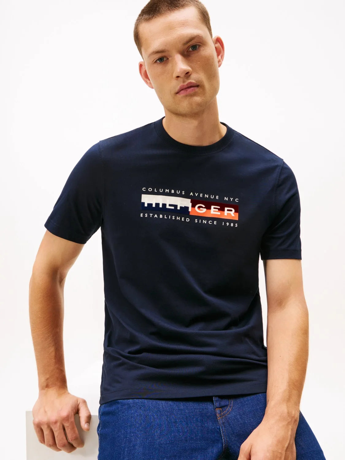 t-shirt-tommy-hilfiger-marine-homme-zoom