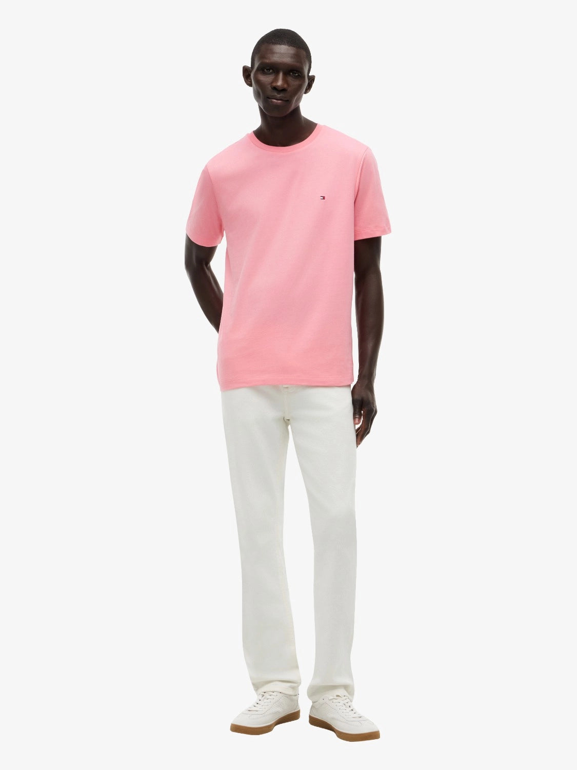 tee-shirt-tommy-hilfiger-rose-homme-MW0MW39995THH-porte