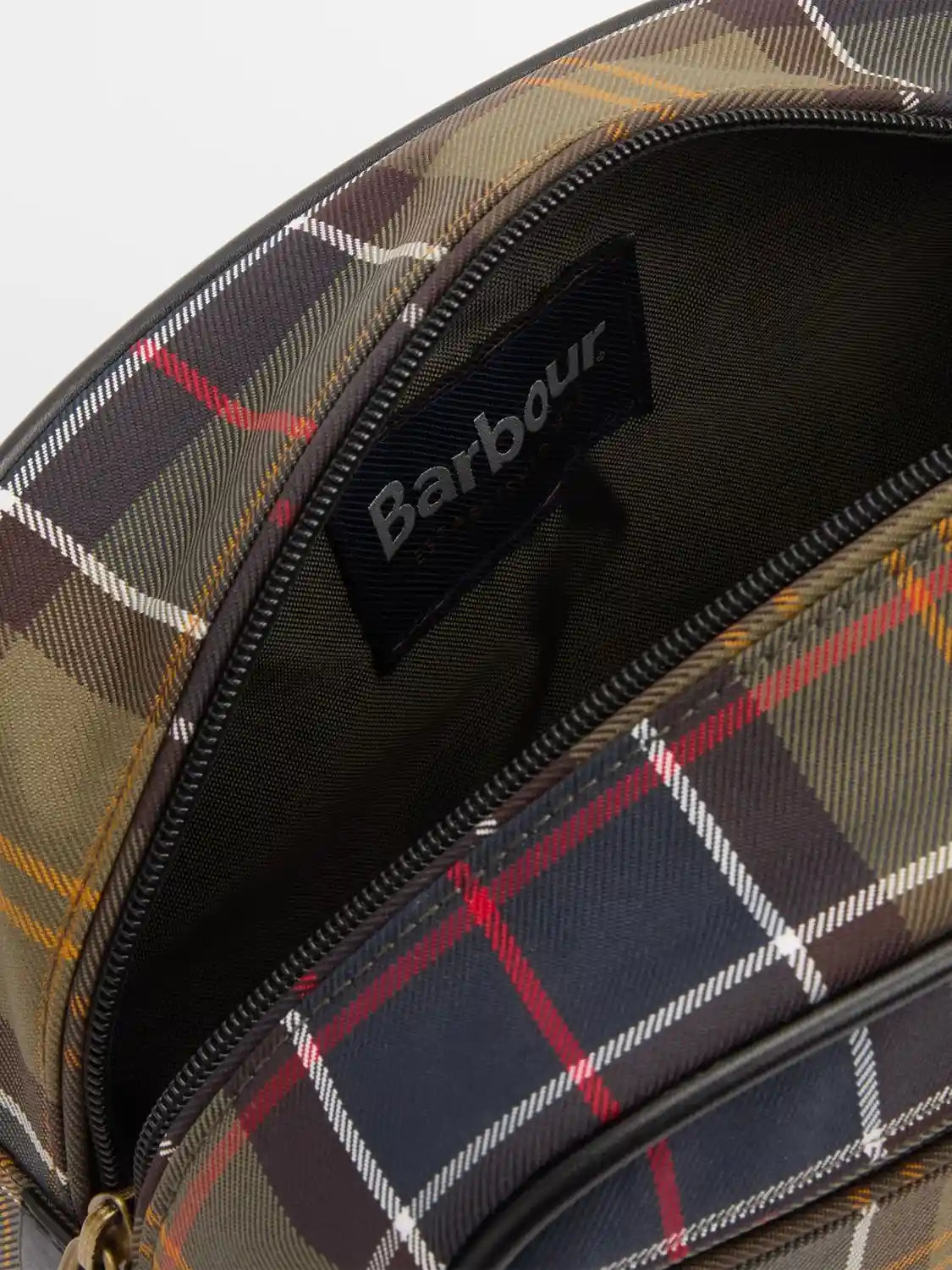 trousse-toilette-barbour-homme-mac0396ol91-ouvert