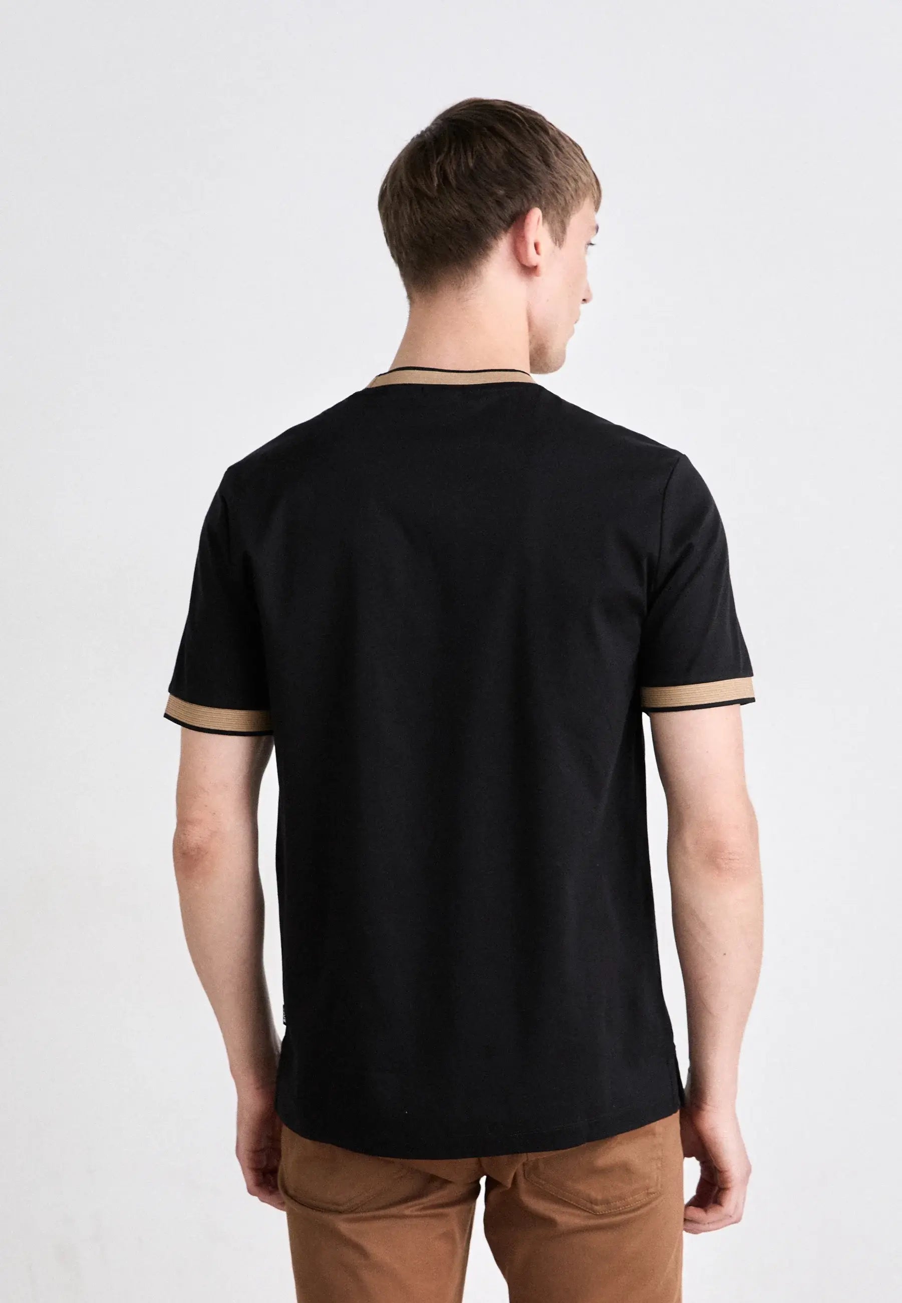 tshirt-boss-noir-homme-dos