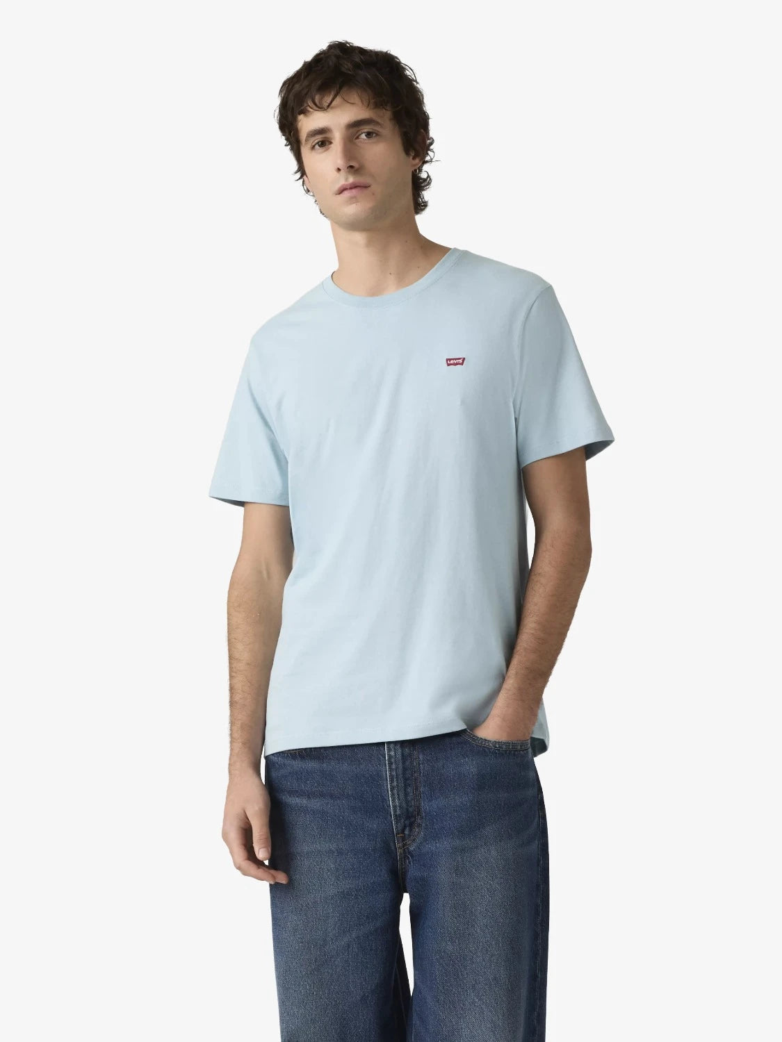 tshirt-levis-bleu-homme-566050304-porte