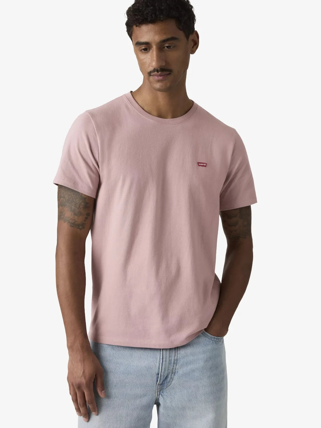 tshirt-levis-rose-homme-566050307-face-zoom