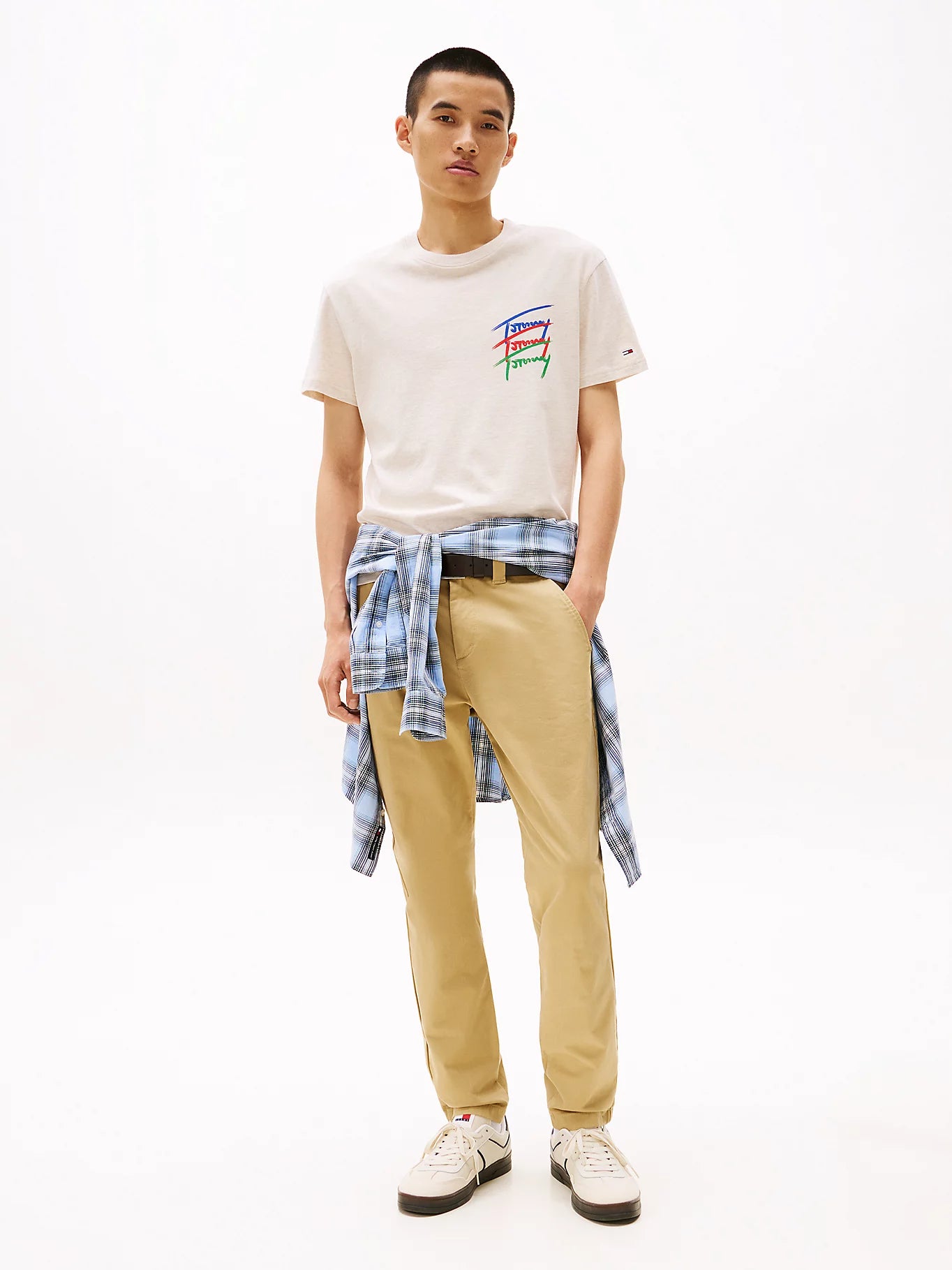 tshirt-tommy-jeans-beige-dm0dm20771ae3-porte