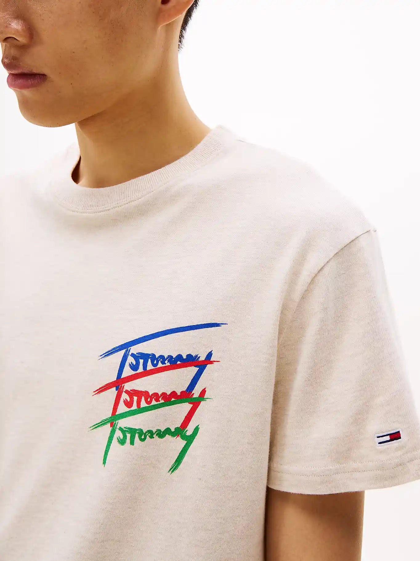 tshirt-tommy-jeans-beige-dm0dm20771ae3-zoom_1