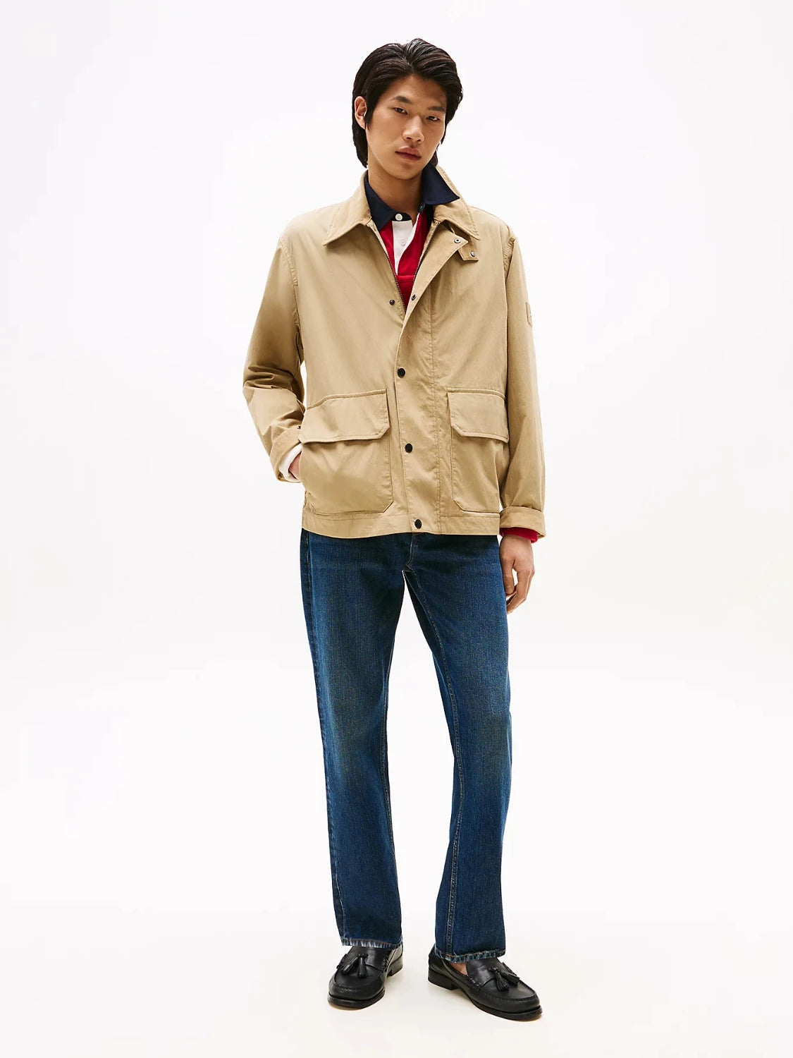 veste-tommy-hifilger-homme-beige-porte