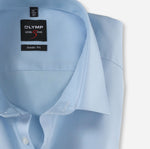 Laden Sie das Bild in den Galerie-Viewer, OLYMP tailliertes hellblaues Baumwollhemd
