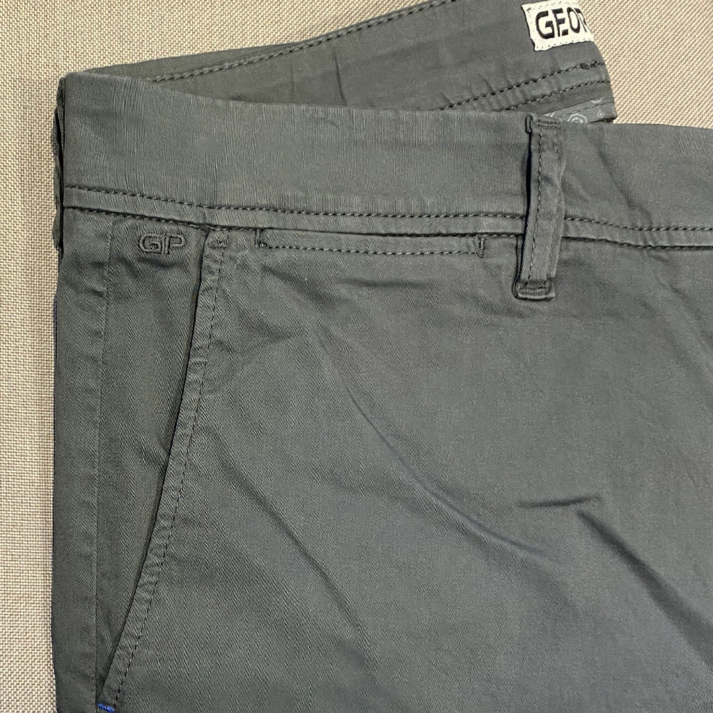 Pantalon chino Georgespaul gris foncé en coton | Georgespaul