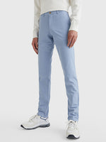 Charger l&#39;image dans la galerie, Pantalon chino slim Tommy Hilfiger bleu clair en coton bio stretch
