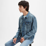 Laden Sie das Bild in den Galerie-Viewer, Levi&#39;s® hellblaue Jeansjacke aus Baumwolle
