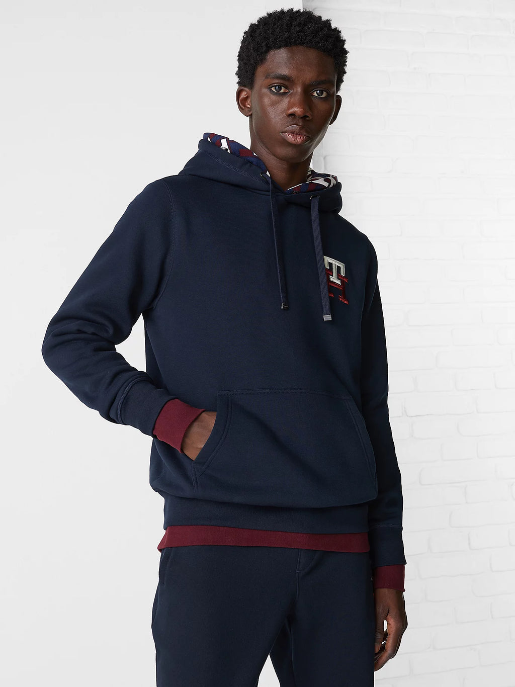 Sweat à capuche homme Tommy Hilfiger marron en coton bio I Georgespaul