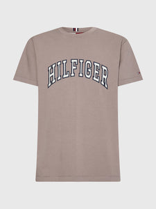 T-Shirt logo Tommy Hilfiger beige pour homme | Georgespaul