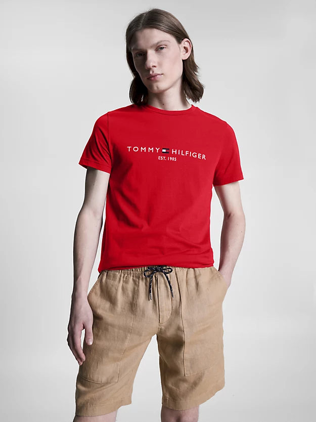T-Shirt logo poitrine Tommy Hilfiger rouge pour homme I Georgespaul