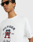 T-Shirt monogramme Tommy Hilfiger blanc en coton bio - Georgespaul