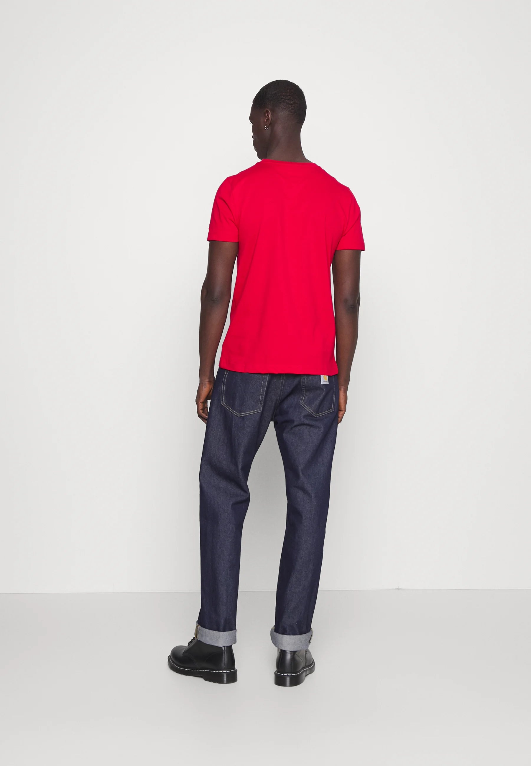 T-shirt logo poitrine Tommy Hilfiger rouge pour homme | Georgespaul