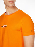 Charger l&#39;image dans la galerie, T-Shirt Tommy Hilfiger orange pour homme | Georgespaul
