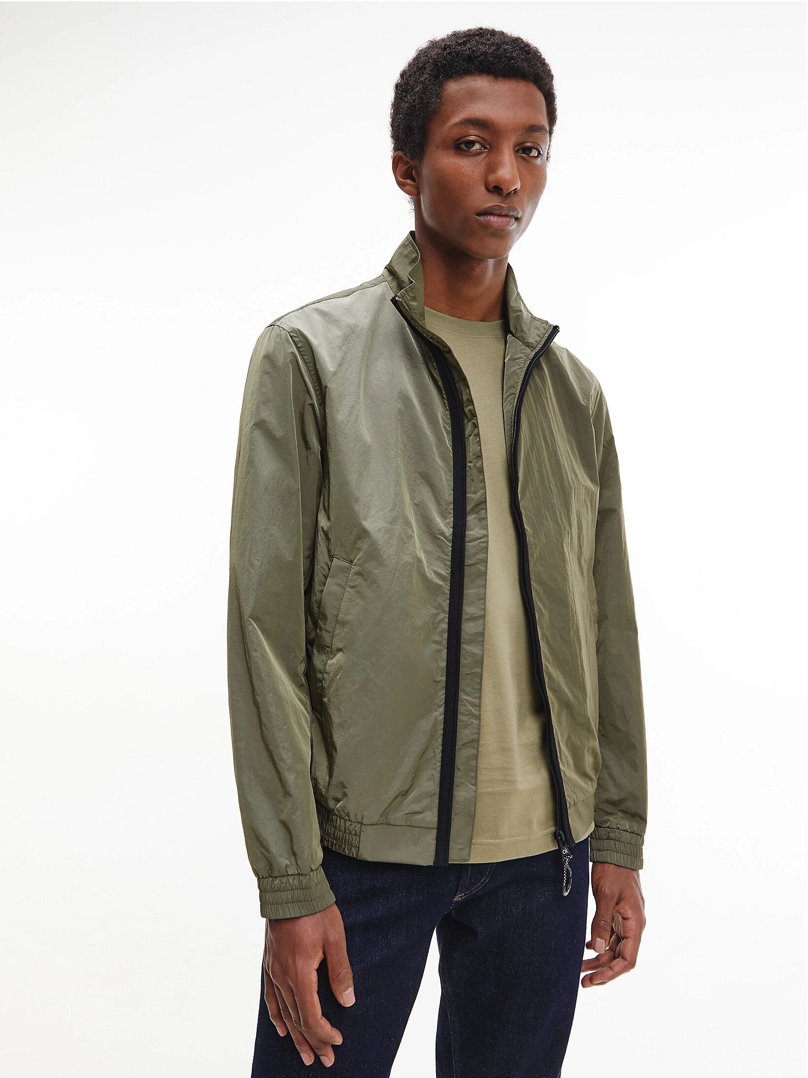 Khakifarbene Jacke mit Reißverschluss von Calvin Klein